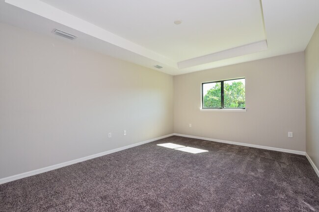 Building Photo - 4916 2nd St W, Lehigh Acres, FL