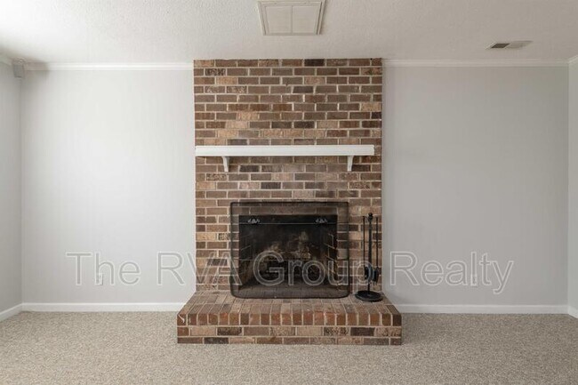 Building Photo - 15711 Gary Ave