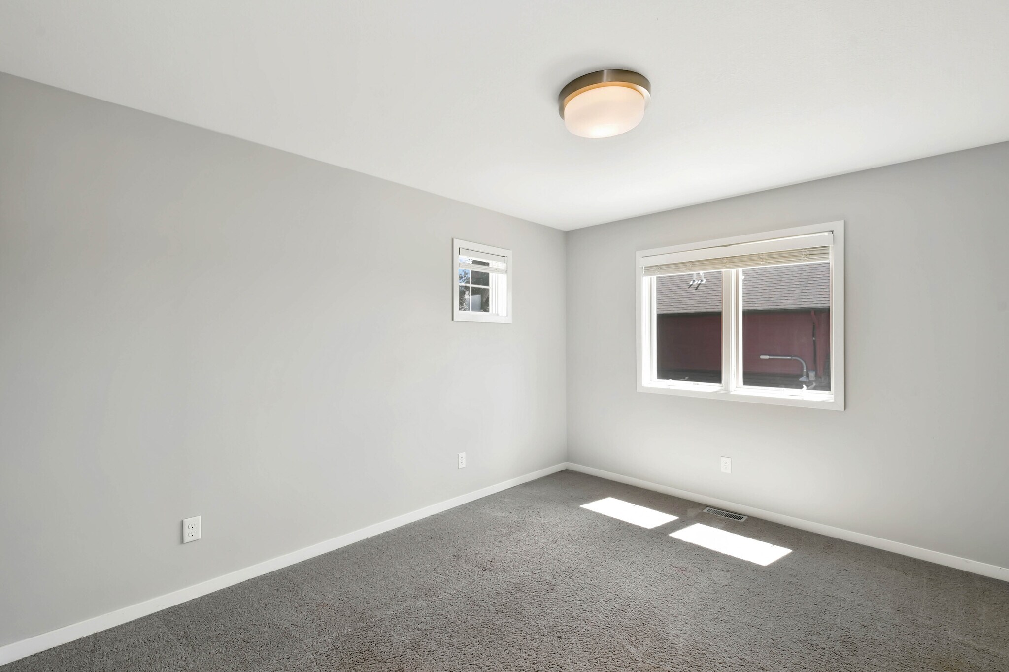 Building Photo - 154 W Beaton Dr