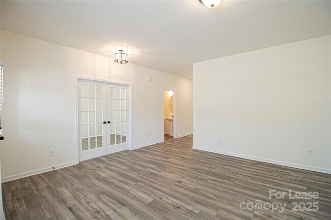 Building Photo - 3030 Falling Stone Cir
