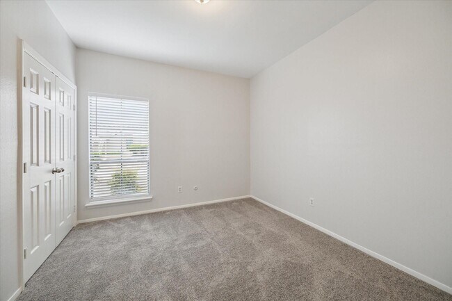 Building Photo - 5001 Lamonte Ln