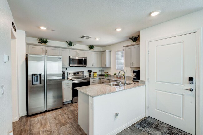 Building Photo - Modern Comfort in Las Vegas: 3-Bedroom Gem with Pool Access