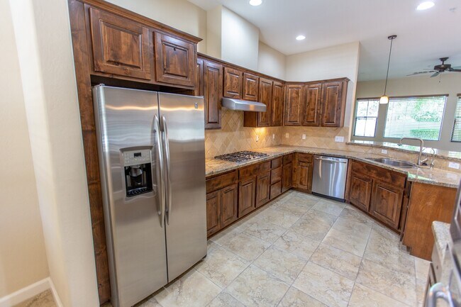 Building Photo - 4700 S Fulton Ranch Blvd