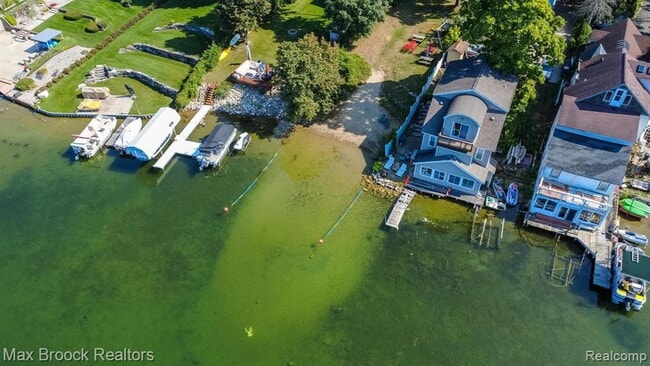 Building Photo - 4120 Lotus Dr