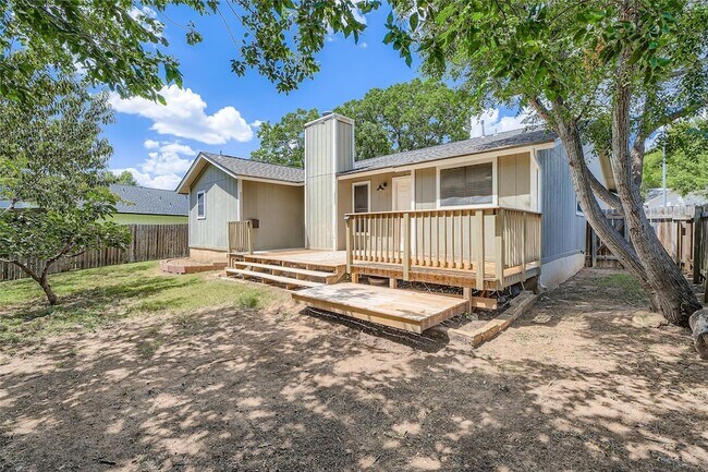 Building Photo - 9802 Briar Ridge Dr