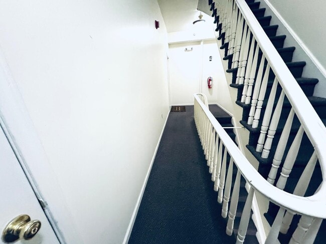 Building Photo - 214 Warren St