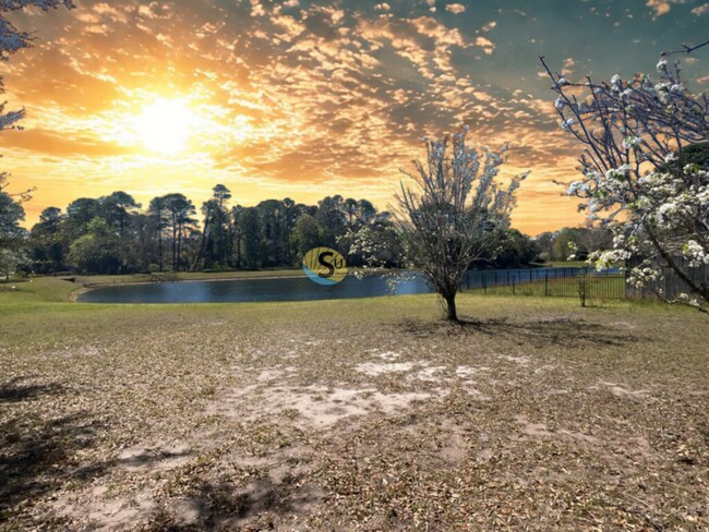 Building Photo - 8702 Bandera Cir S