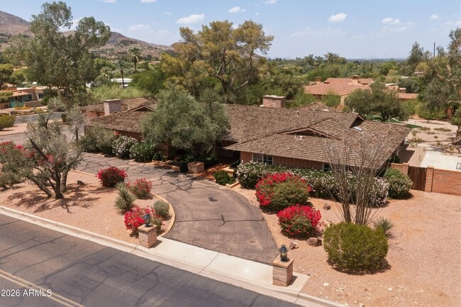 Building Photo - 5136 E Roadrunner Rd