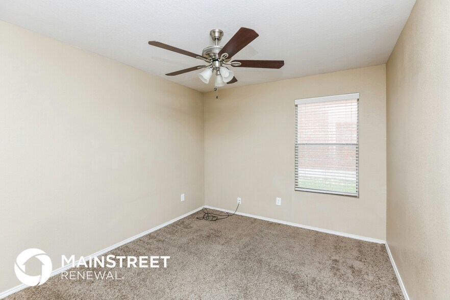 Building Photo - 4913 Water Ridge Ln