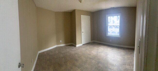 Building Photo - 113 Woodlawn Ave