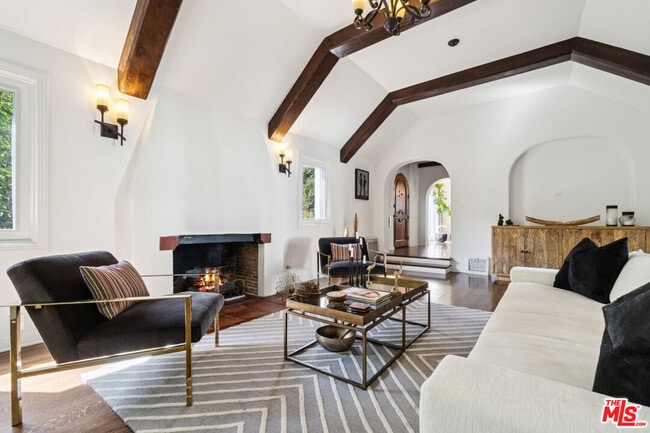 Building Photo - 956 S Longwood Ave