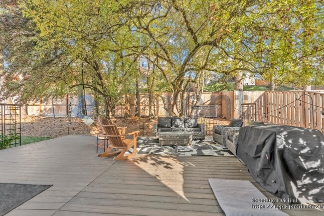 Building Photo - 15387 SE Hawthorne Mdws St