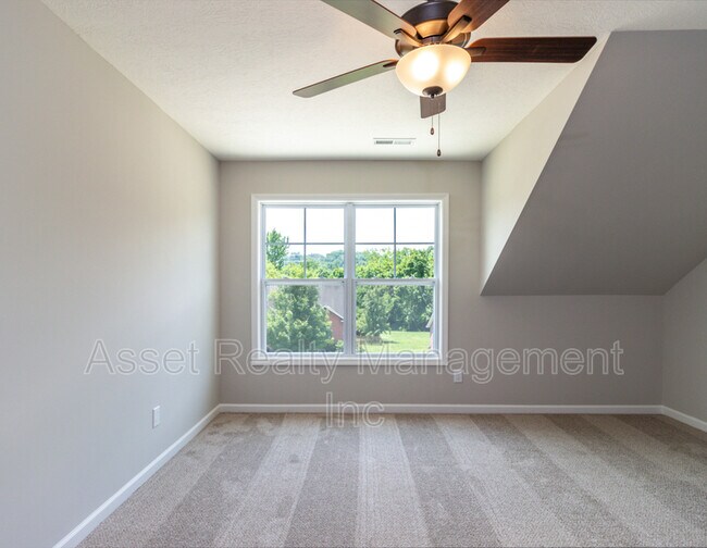 Building Photo - 628 Drakewood Rd