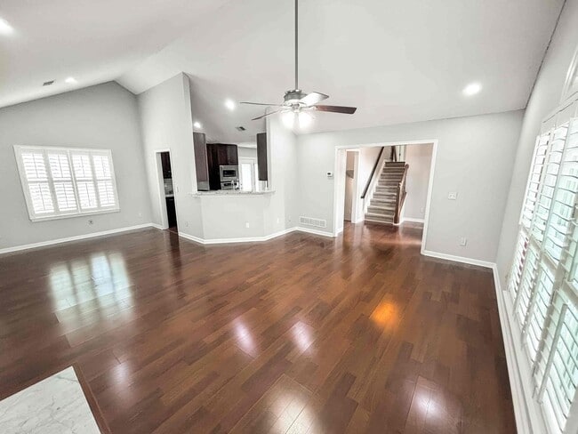 Building Photo - 3029 Vineyard Way