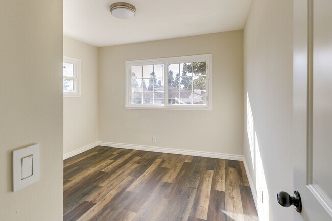 Building Photo - Beautifully Remodeled 4 Bed / 2 Bath Home in Prime Inglewood — Detached Garage + Spacious Yard