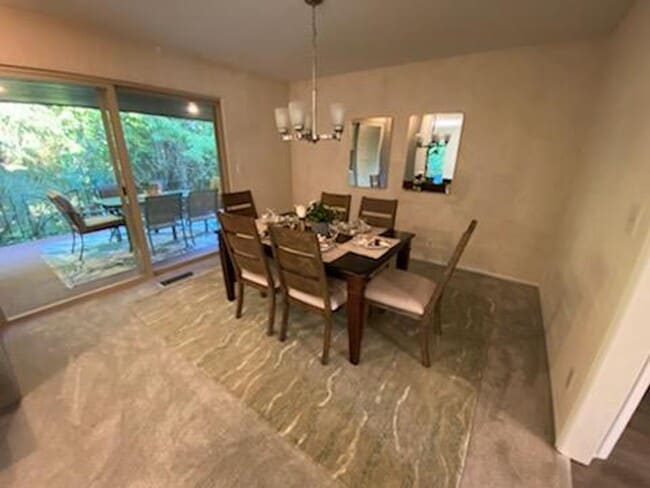Building Photo - Mid-Century Gregory Heights 4 bedroom 2.25...