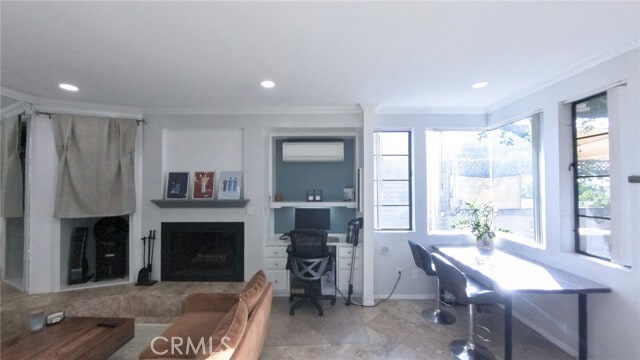 Building Photo - 2575 E 19th St