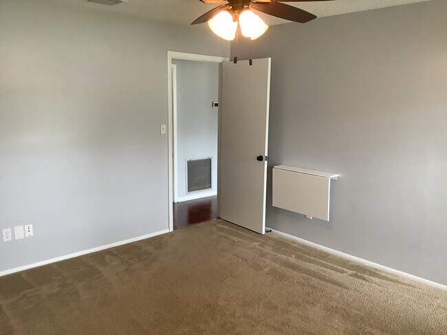 Master bedrooom - 1127 Shaffer Trl