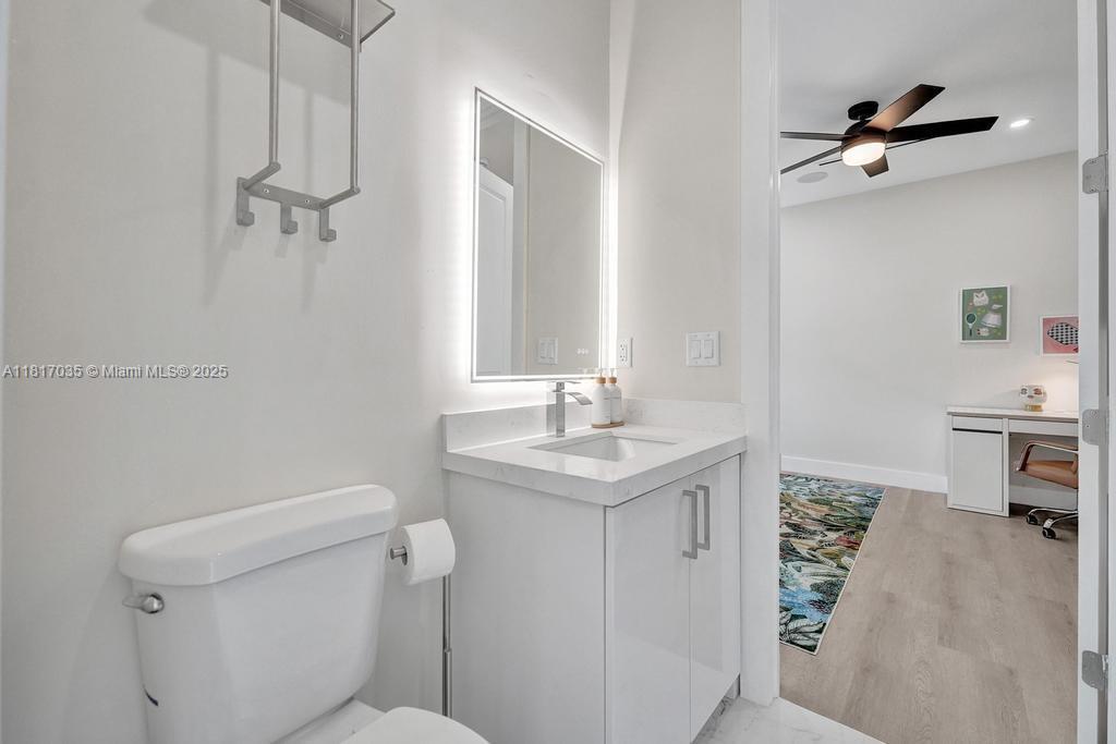 Building Photo - 1101 NE 16th Ter