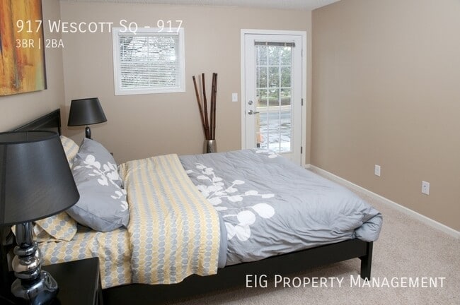 Building Photo - 917 Wescott Square