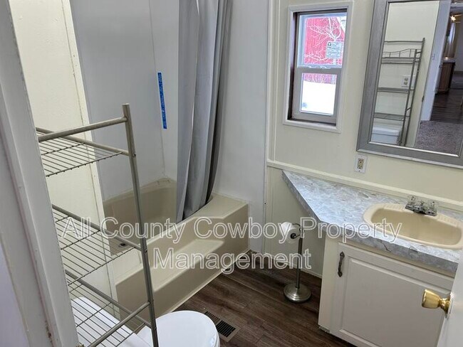 Building Photo - 4746 E Skyline Dr