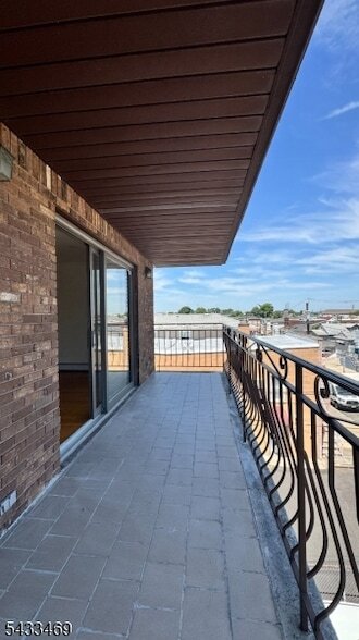 Building Photo - 1425 45th St