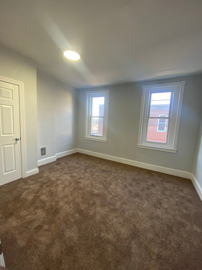 Building Photo - 3103 N Croskey St