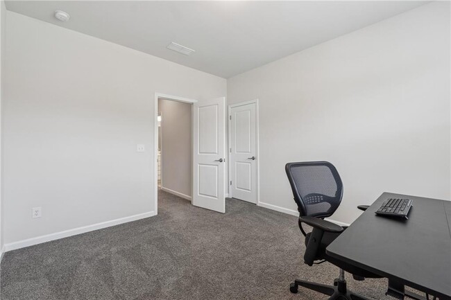 Building Photo - 2091 Landsburg Wy
