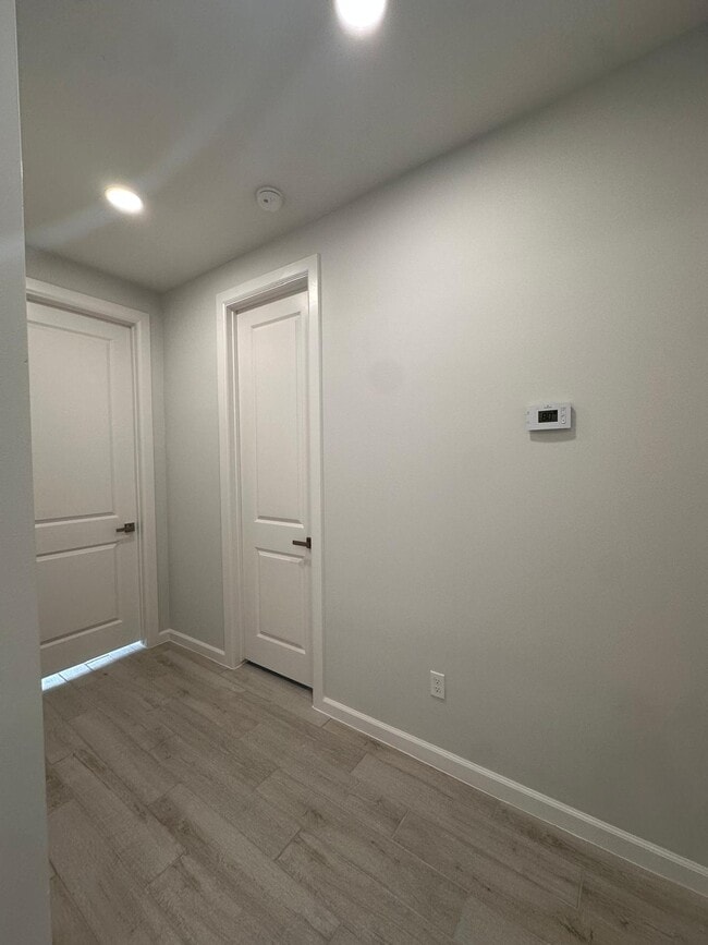 Building Photo - 1001 Julia St