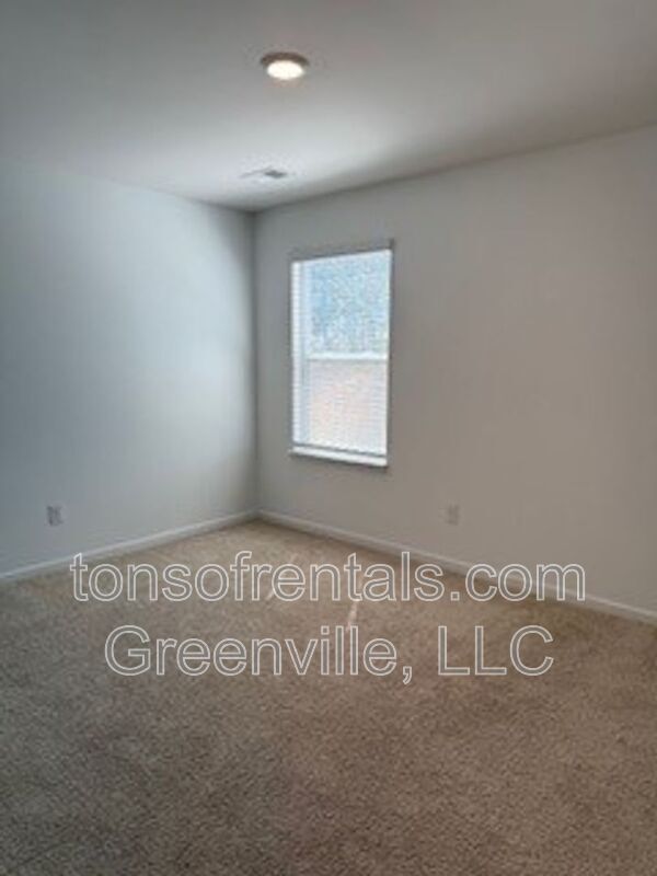 Building Photo - 304 Millen Dr