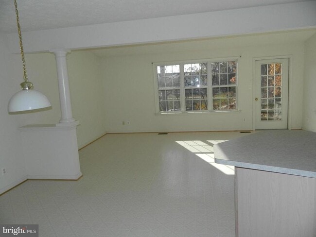 Building Photo - 609 Kensington Dr