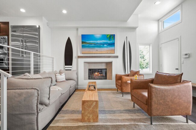 Building Photo - 9842 Portola Dr