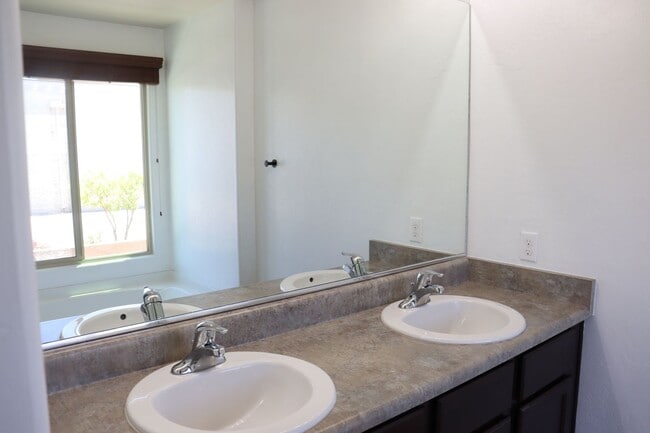 Building Photo - Cimmaron Estates