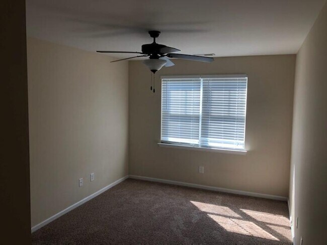 Building Photo - 2 bedroom, 2.5 bath townhouse in Sneads Ferry Justice Farm Townhome community