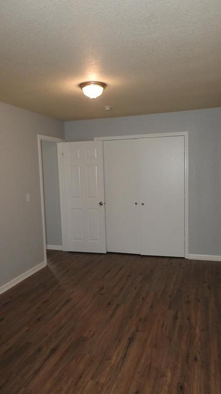 Building Photo - 620 N Hocker Ave