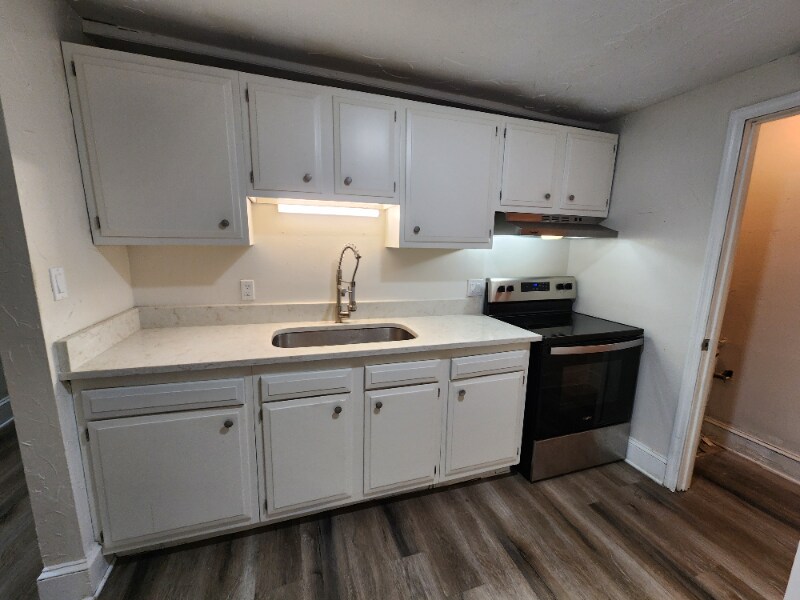 Building Photo - 905 Southwest Ave