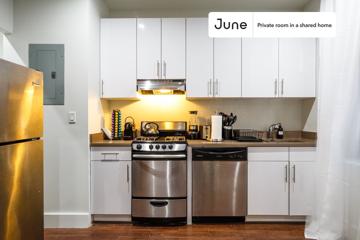 Building Photo - Room in Shared 5 bed/2 bath home in West Harlem