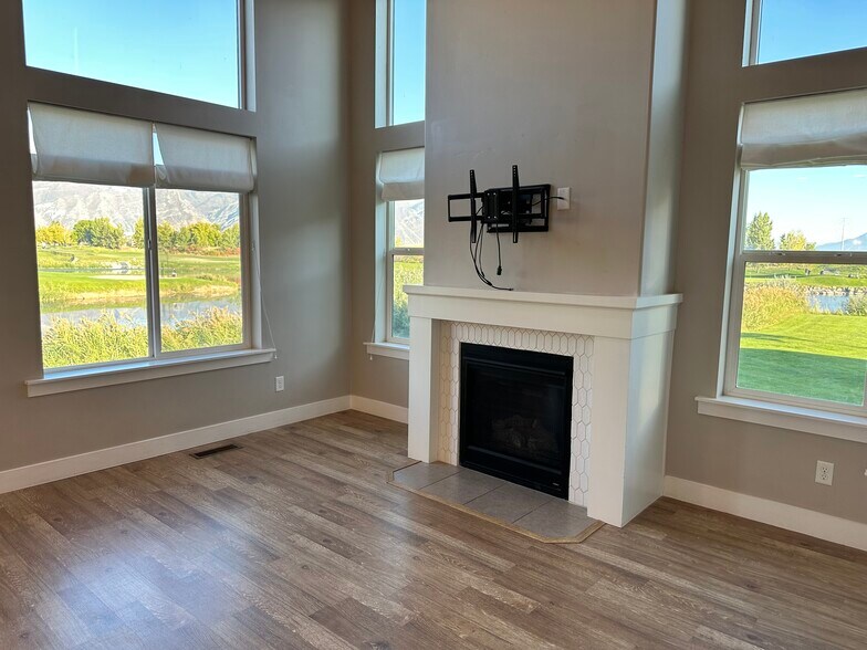 Building Photo - 989 S 2040 W