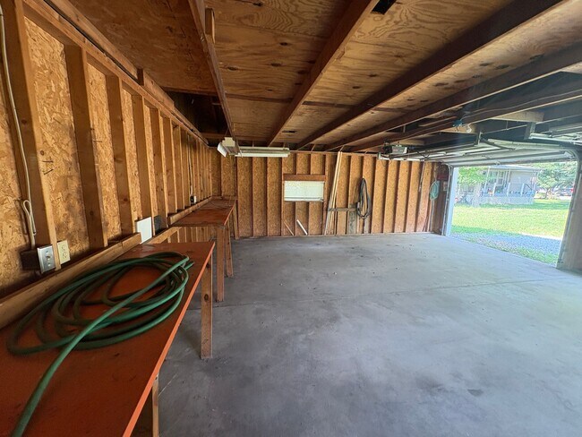 Building Photo - 2209 Hawthorne Ave