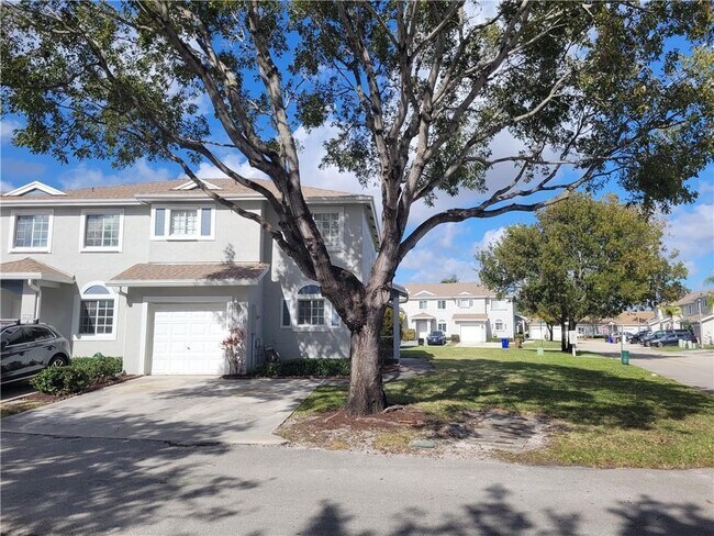 Building Photo - 4723 SW 14th St