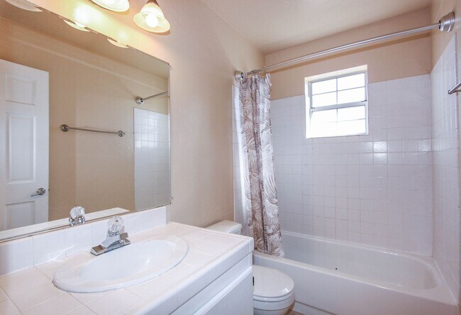 Building Photo - Large 2 story Home in Prescott Valley