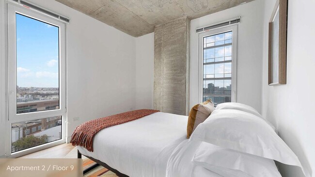 Building Photo - 853 W Blackhawk St