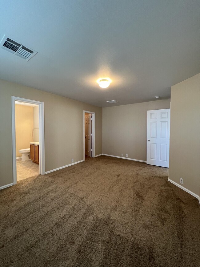 Building Photo - 9411 Massaro St