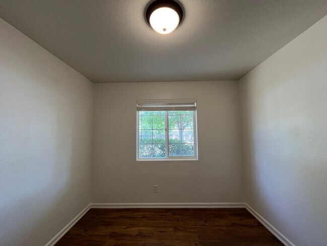 Building Photo - 1665 Aldo Way