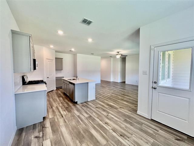 Building Photo - 1208 Sequoia Ln