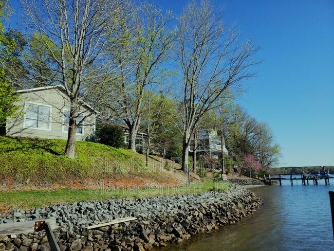 Building Photo - 4023 Windward Dr