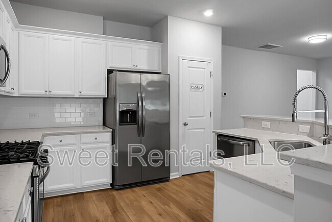 Building Photo - 210 Daniels Creek Cir