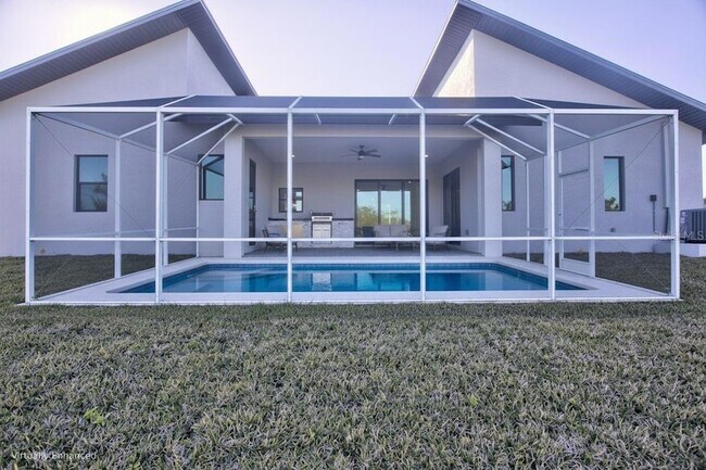 Building Photo - 9574 Salt Lake St