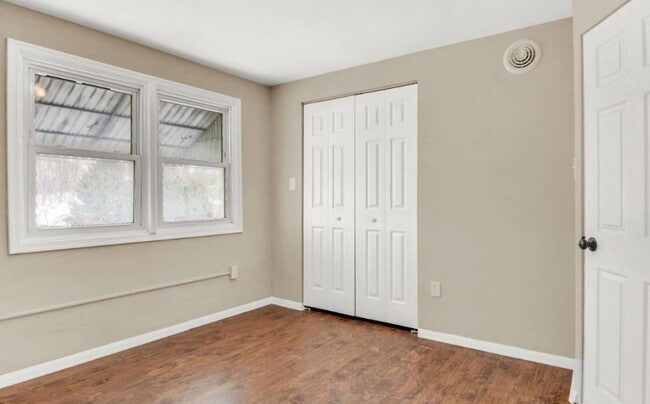 Building Photo - Coming Soon! Charming 2 Bedroom, 1 Bath Ho...