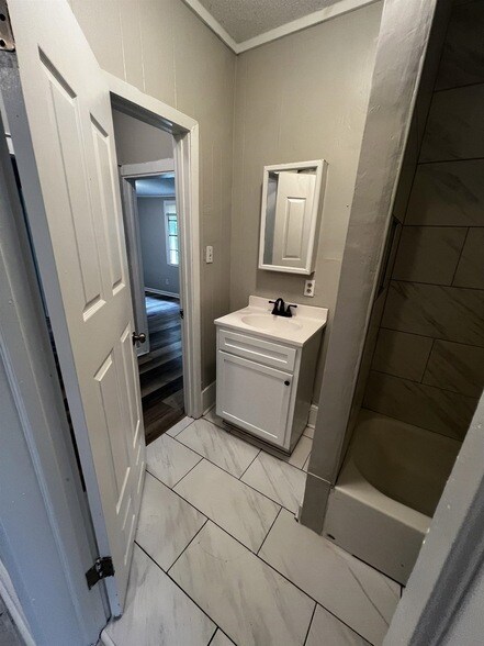 Building Photo - 3311 Guernsey Ave